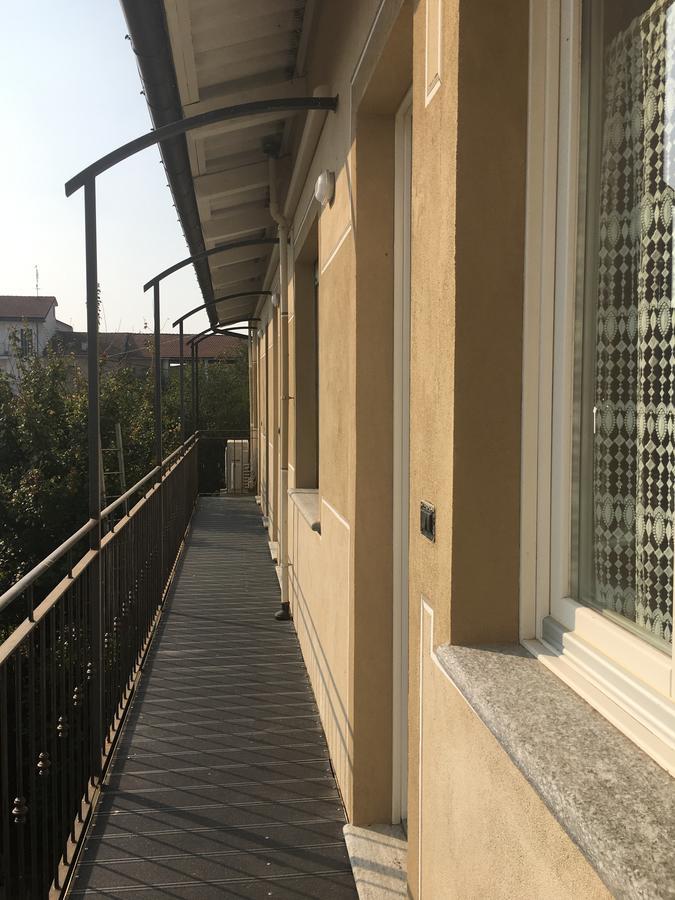 B & B La Guesthouse Poirino Экстерьер фото