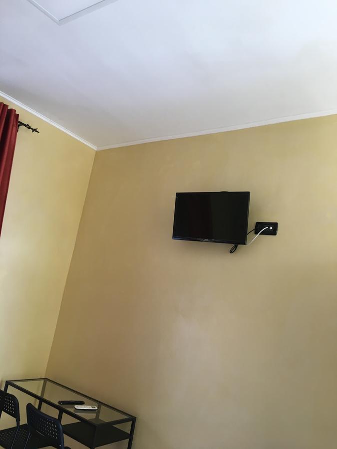B & B La Guesthouse Poirino Экстерьер фото