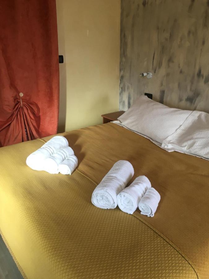 B & B La Guesthouse Poirino Экстерьер фото